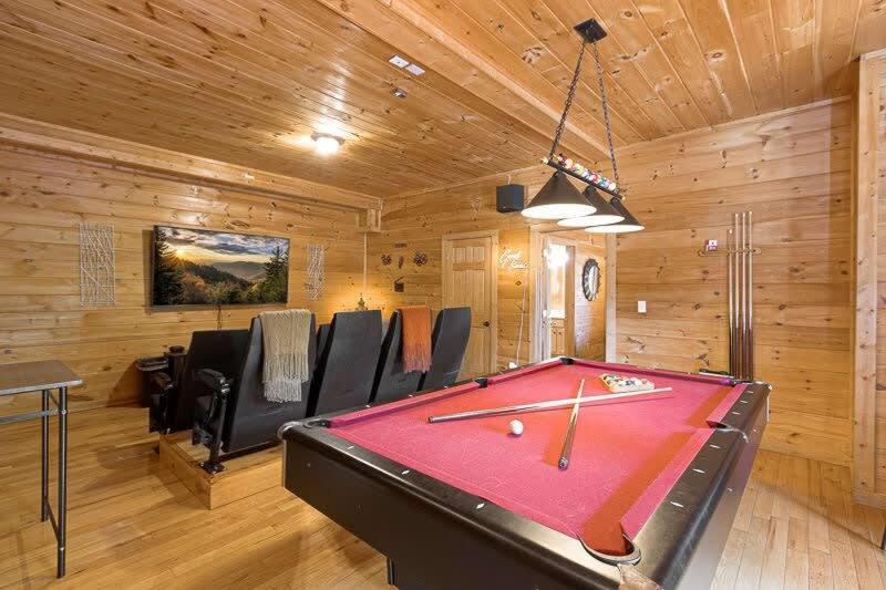 Movie Theater Hot Tub View Mountain Escape Villa Gatlinburg Luaran gambar