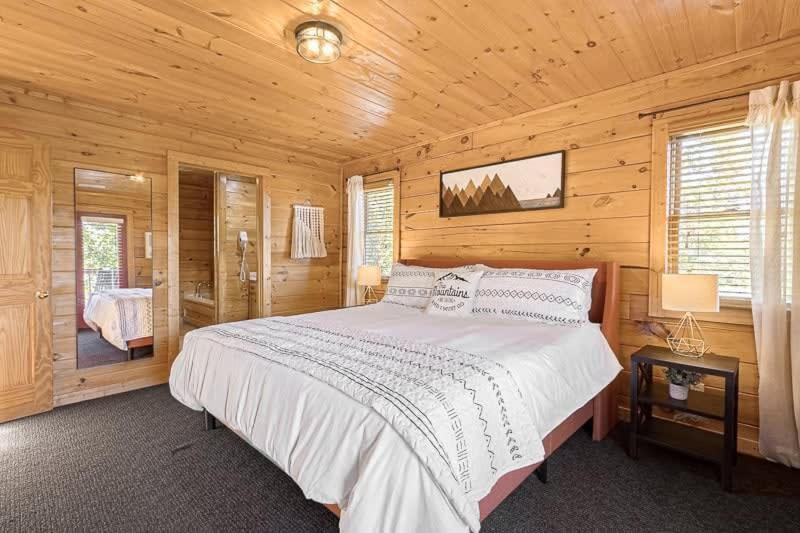 Movie Theater Hot Tub View Mountain Escape Villa Gatlinburg Luaran gambar
