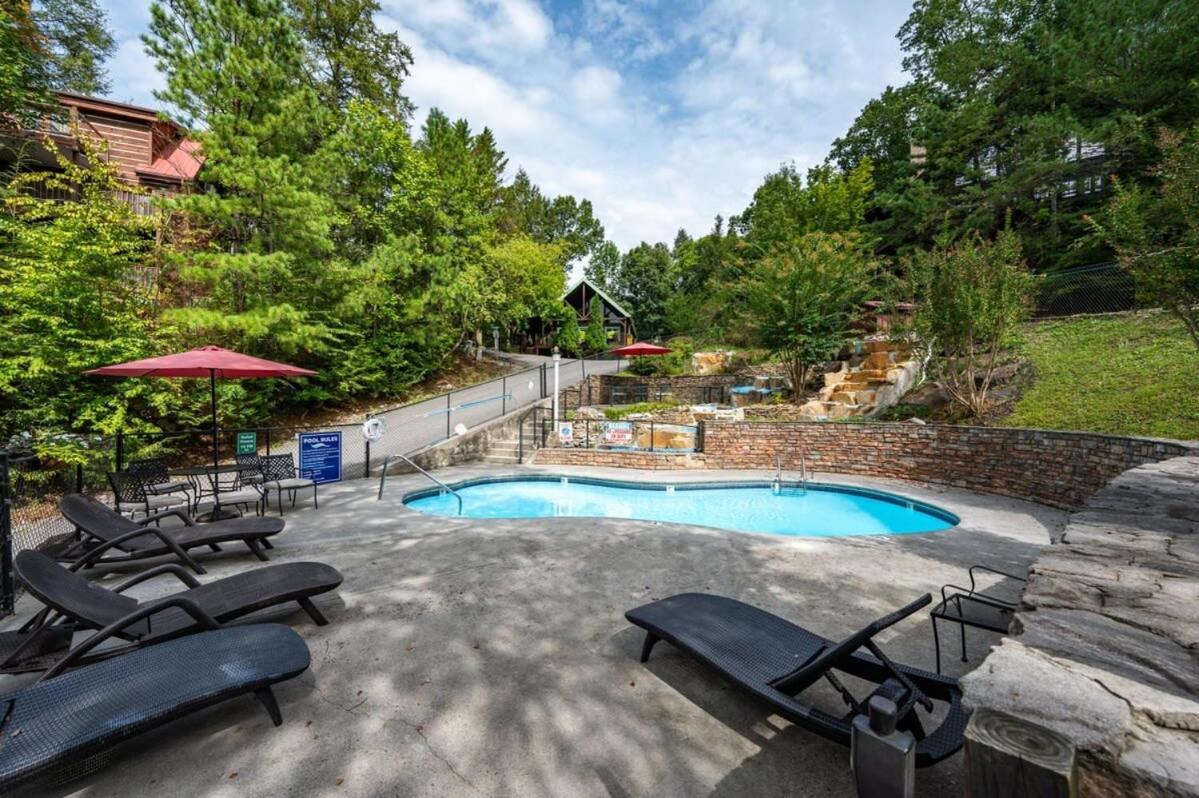 Movie Theater Hot Tub View Mountain Escape Villa Gatlinburg Luaran gambar