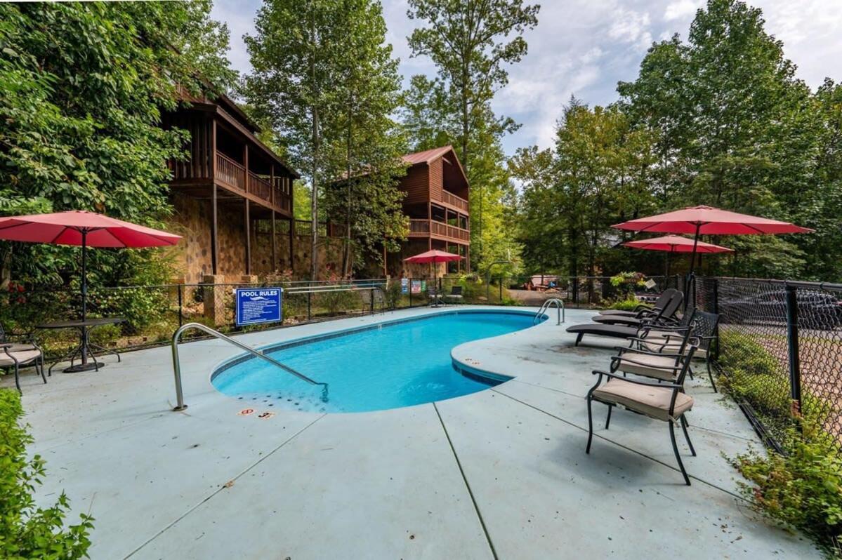 Movie Theater Hot Tub View Mountain Escape Villa Gatlinburg Luaran gambar
